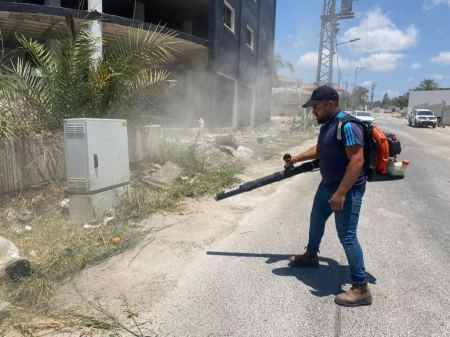 حملة تنظيف أطراف الطرقات في كفرقرع استقبالا لعيد الأضحى المبارك